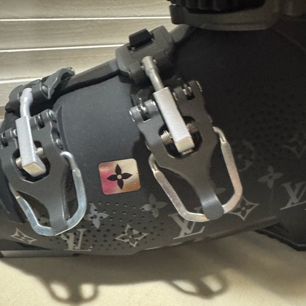 SOLD
Louis Vuitton Limited Edition Heated Ski Boots - Picture 3 of 16